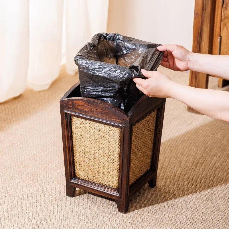Poubelle rétro en bois Thaini 12L