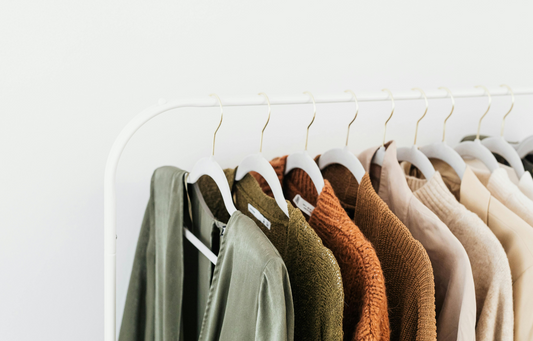 dans quelle poubelle jeter les vêtements usagés